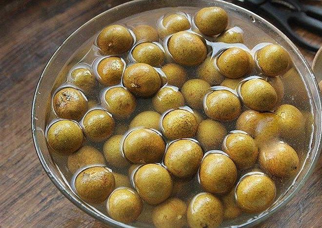 Không phải tốn tiền, ngay tại nhà chị em cũng làm được long nhãn dẻo ngọt, ngon bổ