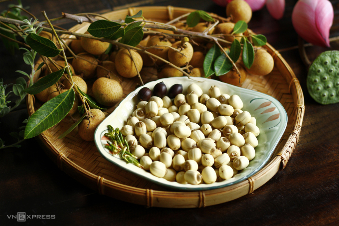 Chè nhãn lồng hạt sen kiểu Hà Nội xưa