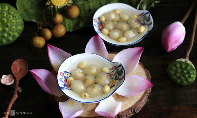 Chè nhãn lồng hạt sen kiểu Hà Nội xưa