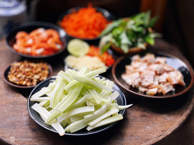 Cách làm gỏi lục bình, món ăn dân dã, bình dị