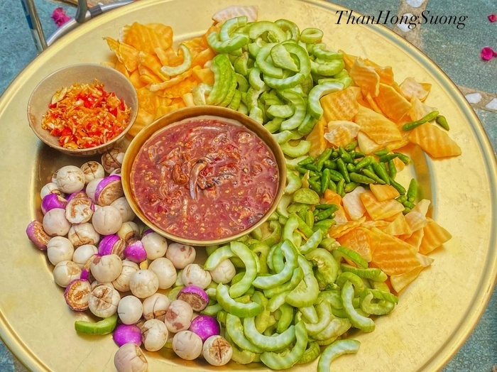 Nàng 9X chia sẻ cách làm mắm đu đủ dưa cà chuẩn vị miền Trung giòn ngon, đậm đà Nàng 9X chia sẻ cách làm mắm đu đủ dưa cà chuẩn vị miền Trung giòn ngon, đậm đà
