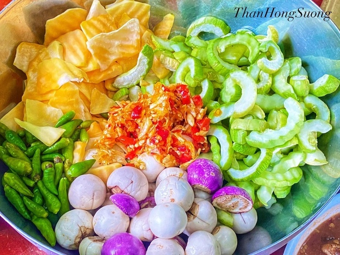 Nàng 9X chia sẻ cách làm mắm đu đủ dưa cà chuẩn vị miền Trung giòn ngon, đậm đà Nàng 9X chia sẻ cách làm mắm đu đủ dưa cà chuẩn vị miền Trung giòn ngon, đậm đà