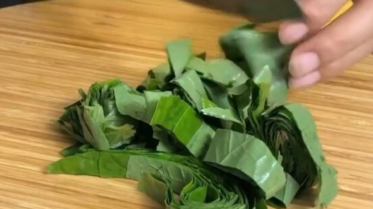Món ngon cuối tuần: Đổi vị với rạm chiên lá lốt giòn rụm, đậm đà