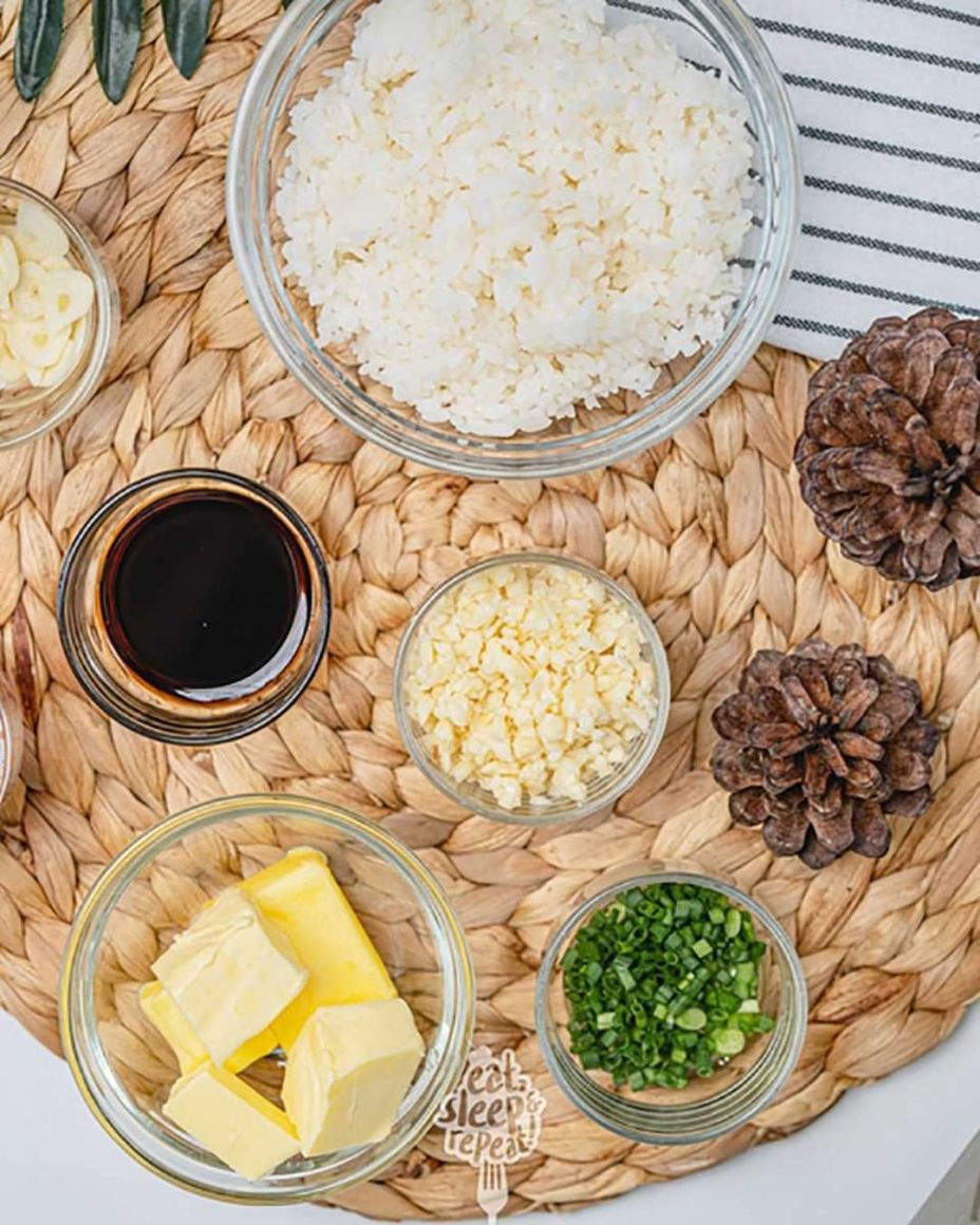 Cơm chiên bơ tỏi xì dầu thơm lừng