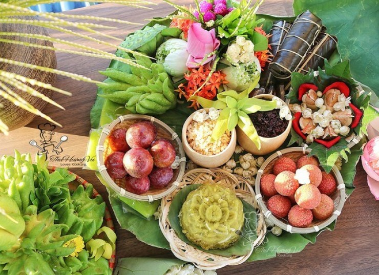 Chiêm ngưỡng loạt ảnh mâm cúng Tết Đoan Ngọ đẹp hút hồn của các mẹ đảm, nhìn mà không nỡ ăn