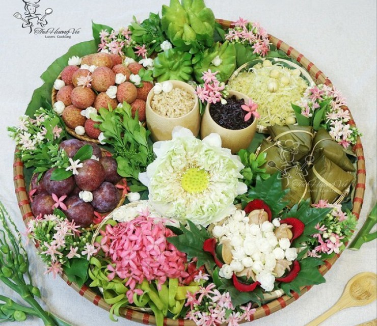 Chiêm ngưỡng loạt ảnh mâm cúng Tết Đoan Ngọ đẹp hút hồn của các mẹ đảm, nhìn mà không nỡ ăn