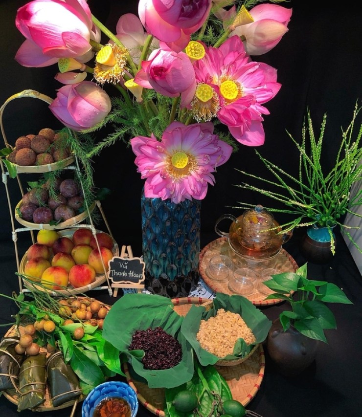 Chiêm ngưỡng loạt ảnh mâm cúng Tết Đoan Ngọ đẹp hút hồn của các mẹ đảm, nhìn mà không nỡ ăn