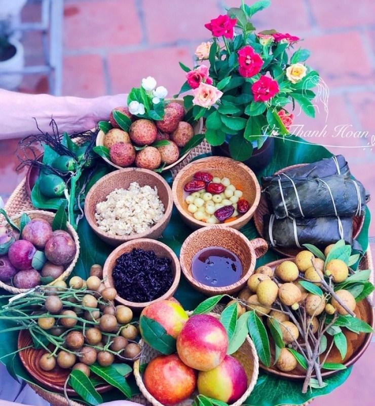 Chiêm ngưỡng loạt ảnh mâm cúng Tết Đoan Ngọ đẹp hút hồn của các mẹ đảm, nhìn mà không nỡ ăn