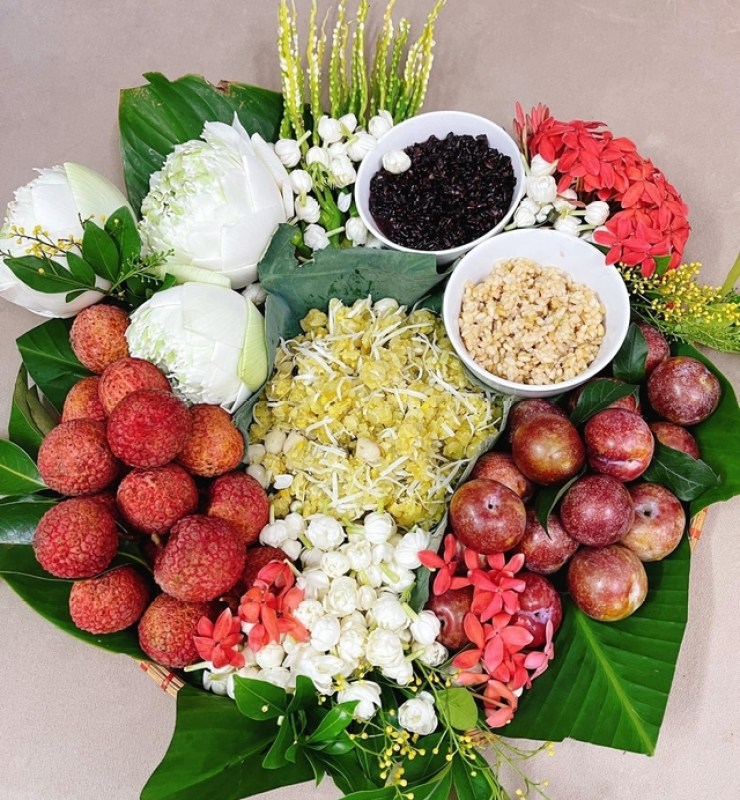 Chiêm ngưỡng loạt ảnh mâm cúng Tết Đoan Ngọ đẹp hút hồn của các mẹ đảm, nhìn mà không nỡ ăn