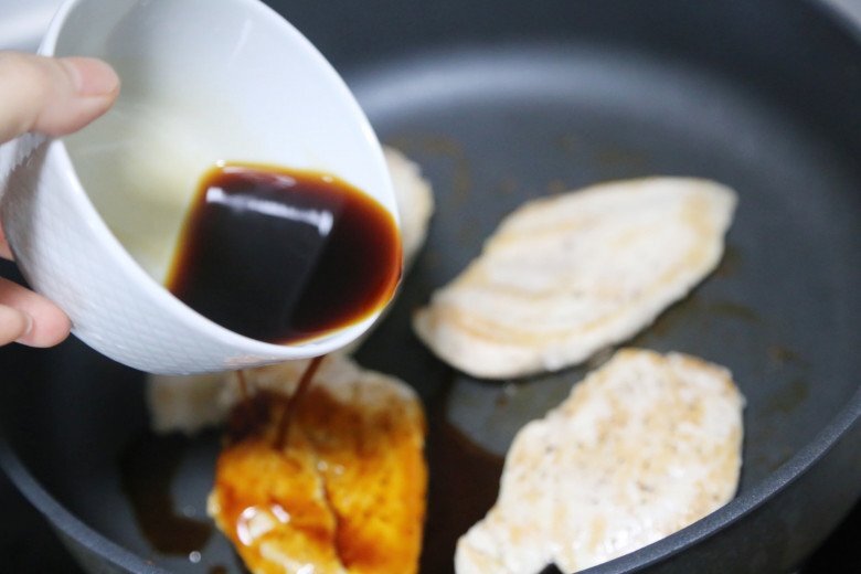 Ức gà nấu kiểu này vừa mềm ngon không dai khô, ăn nhiều chẳng lo béo, nhìn đẹp như ngoài hàng Ức gà nấu kiểu này vừa mềm ngon không dai khô, ăn nhiều chẳng lo béo, nhìn đẹp như ngoài hàng