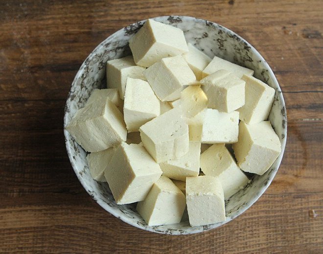 Con này bé tí nhưng cực giàu canxi, giá chỉ khoảng 22k/kg đem nấu canh vừa ngọt ngon lại thanh nhiệt