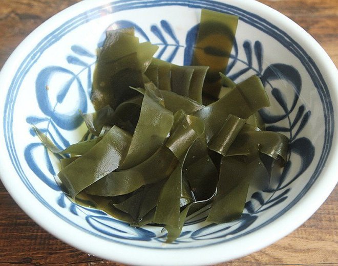 Con này bé tí nhưng cực giàu canxi, giá chỉ khoảng 22k/kg đem nấu canh vừa ngọt ngon lại thanh nhiệt