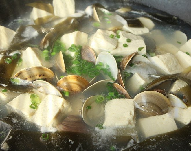 Con này bé tí nhưng cực giàu canxi, giá chỉ khoảng 22k/kg đem nấu canh vừa ngọt ngon lại thanh nhiệt