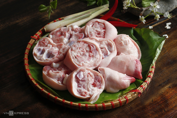 Giò lợn kho sả ớt kiểu Nam Bộ
