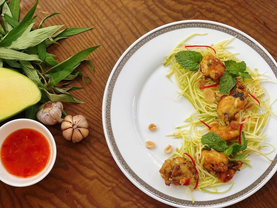 Gỏi ếch xoài xanh