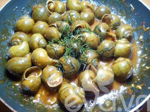 Ăn chơi với ốc mít xào me