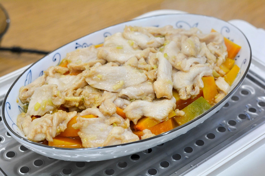 Hai món thịt hấp kết hợp với bí ngô cho bữa cơm mùa đông vừa ngon lại giúp da đẹp, dáng xinh Hai món thịt hấp kết hợp với bí ngô cho bữa cơm mùa đông vừa ngon lại giúp da đẹp, dáng xinh