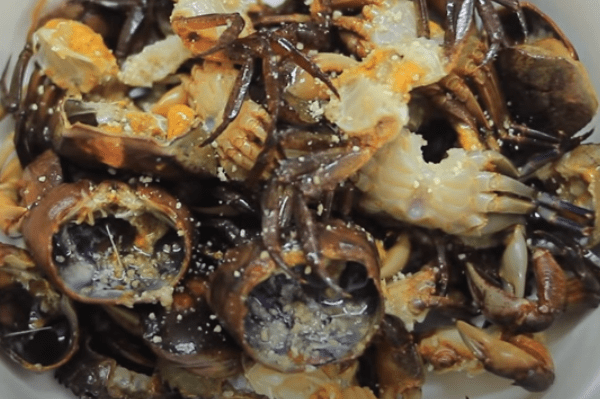 Cách làm cua rang me chua chua ngọt ngọt thơm ngon tại nhà