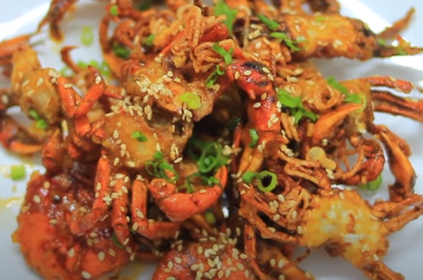 Cách làm cua rang me chua chua ngọt ngọt thơm ngon tại nhà