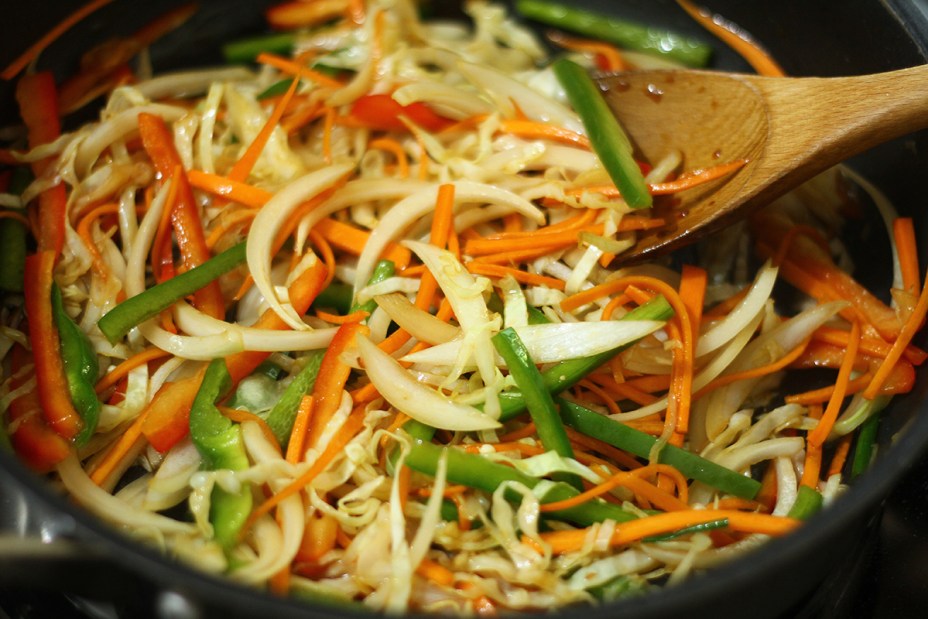 Cách làm bún gạo xào chay mềm tơi, thấm vị hài hòa