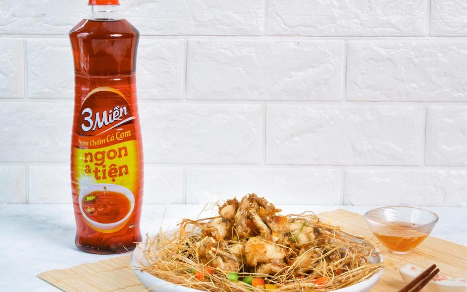 Thêm vị miền Tây với công thức ếch chui rơm từ Helen’s Recipes cho mâm cơm cuối năm vui giòn rôm rốp Thêm vị miền Tây với công thức ếch chui rơm từ Helen’s Recipes cho mâm cơm cuối năm vui giòn rôm rốp