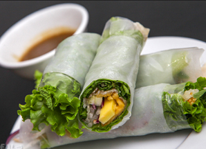 4 món cuốn dễ làm cho buổi tụ tập ngày nghỉ lễ