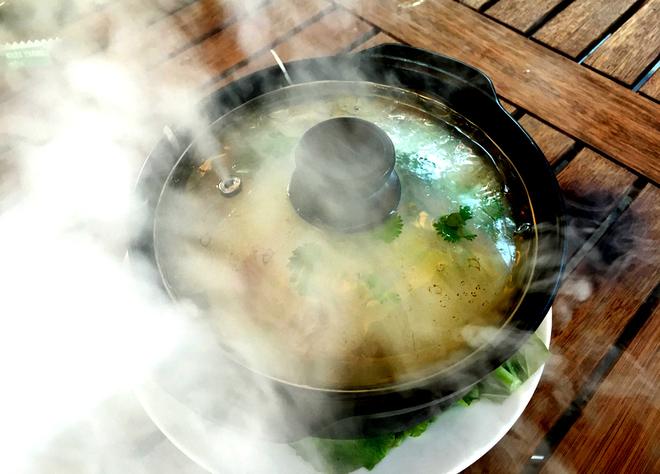Cách làm món dê hấp đá cuội thơm giòn tuyệt hảo