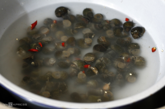 Canh bồng khoai nấu ốc-món dân dã thành đặc sản