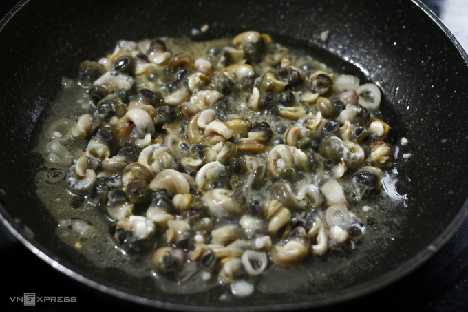 Canh bồng khoai nấu ốc-món dân dã thành đặc sản