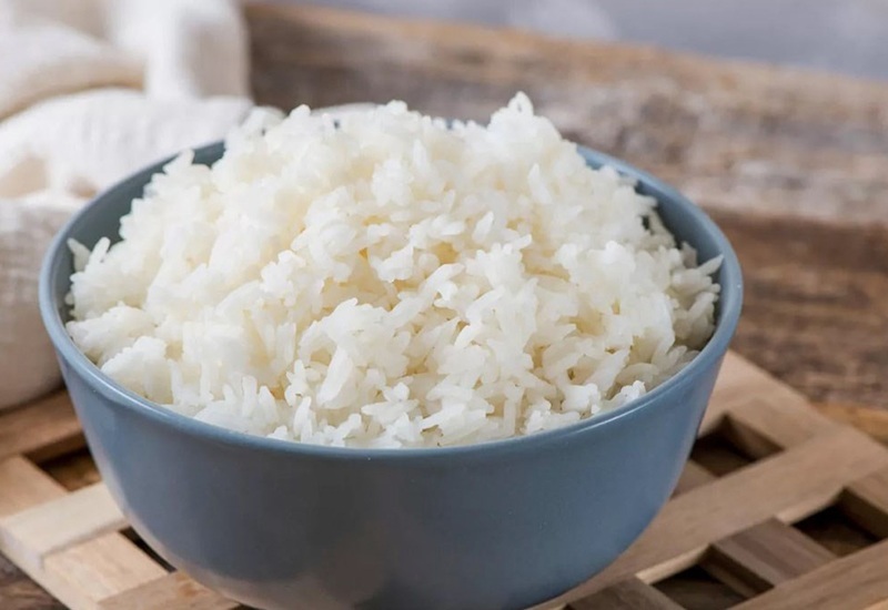 Làm cơm rang trứng đừng dại cho ngay vào chảo, nhớ thêm bước này đảm bảo cơm lên màu vàng ươm săn chắc 10 mẻ ngon như 10