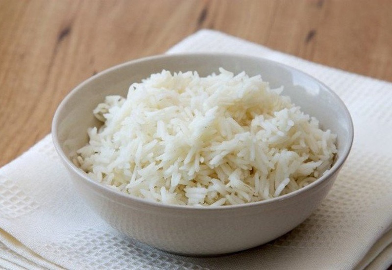 Làm cơm rang trứng đừng dại cho ngay vào chảo, nhớ thêm bước này đảm bảo cơm lên màu vàng ươm săn chắc 10 mẻ ngon như 10