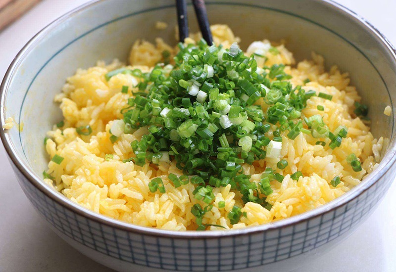 Làm cơm rang trứng đừng dại cho ngay vào chảo, nhớ thêm bước này đảm bảo cơm lên màu vàng ươm săn chắc 10 mẻ ngon như 10