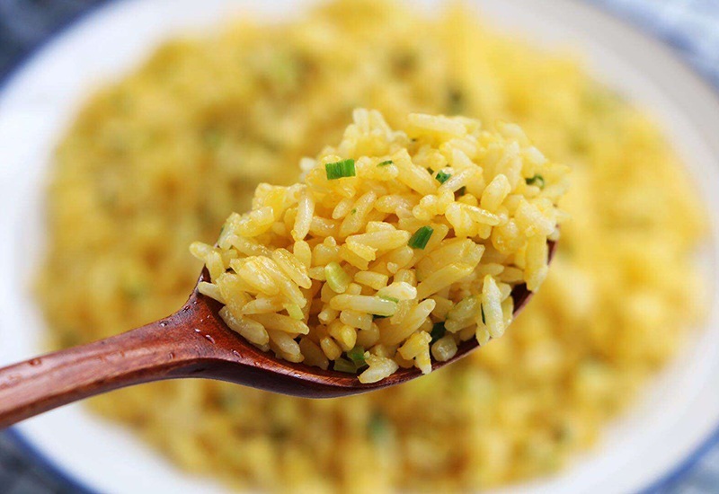 Làm cơm rang trứng đừng dại cho ngay vào chảo, nhớ thêm bước này đảm bảo cơm lên màu vàng ươm săn chắc 10 mẻ ngon như 10