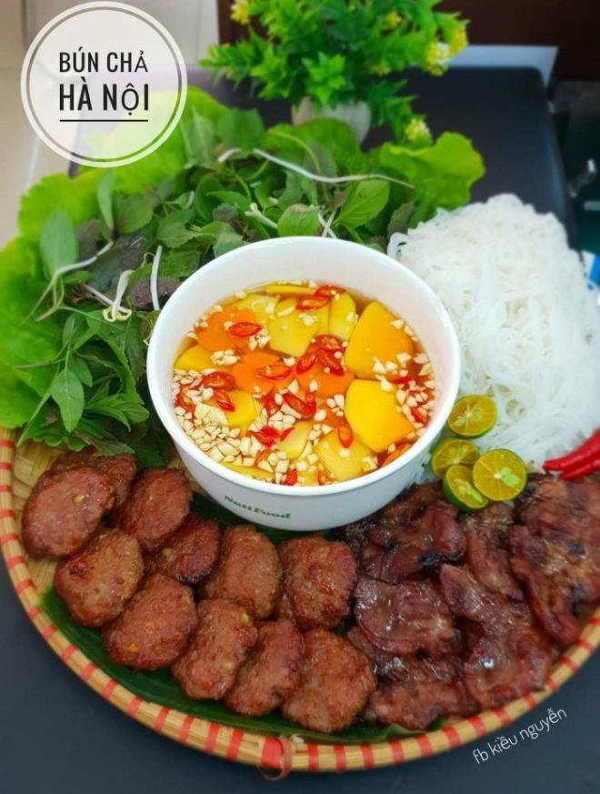 9X khoe cơm gia đình đặc sắc, dân mạng lại lo 