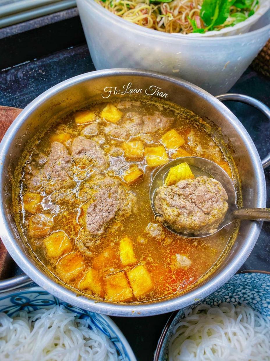 Bí quyết làm riêu cua đóng thành tảng của mẹ 9X