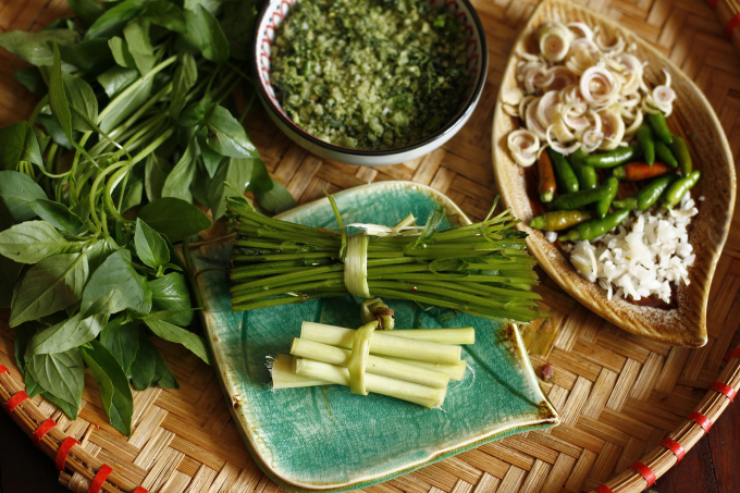 Cách nấu lẩu gà lá é - món ngon nổi tiếng Đà Lạt Cách nấu lẩu gà lá é - món ngon nổi tiếng Đà Lạt