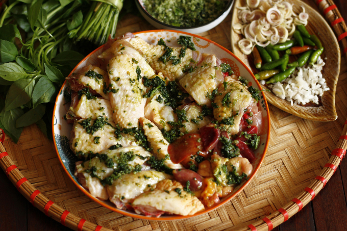 Cách nấu lẩu gà lá é - món ngon nổi tiếng Đà Lạt Cách nấu lẩu gà lá é - món ngon nổi tiếng Đà Lạt