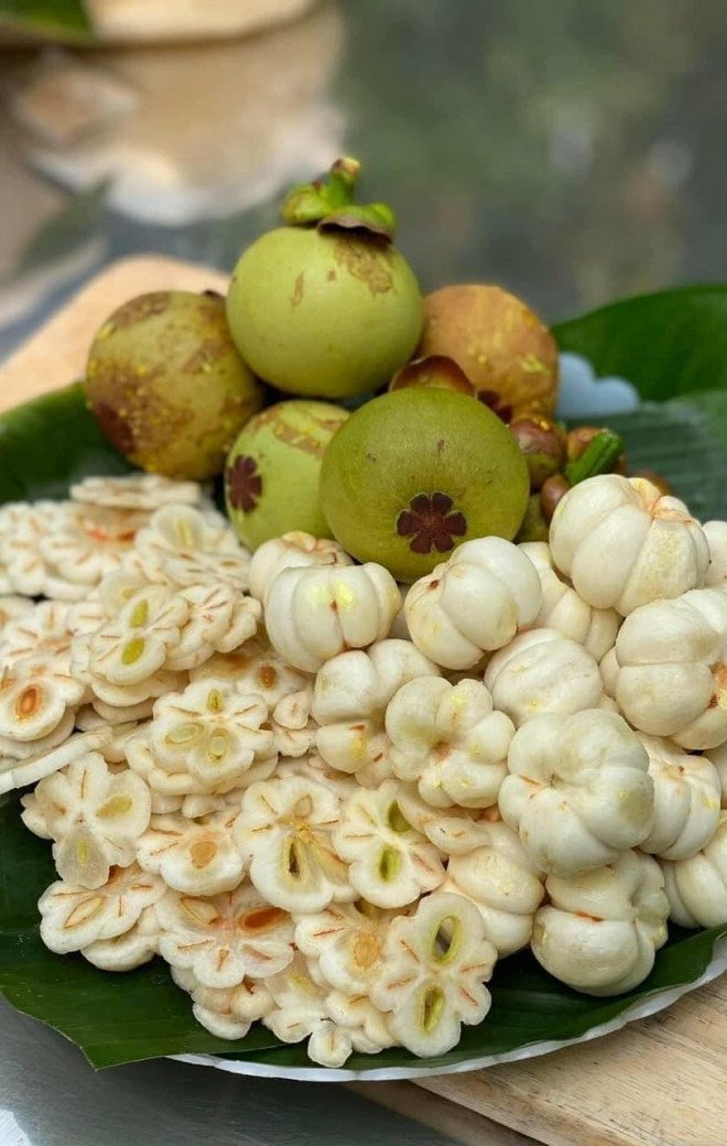 Vợ NSND Tự Long, Vợ NSND Tự Long,