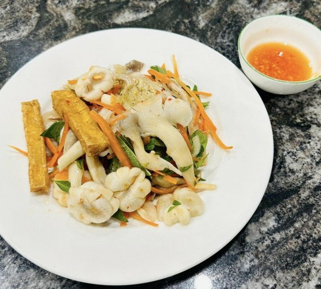 Vợ NSND Tự Long, Vợ NSND Tự Long,