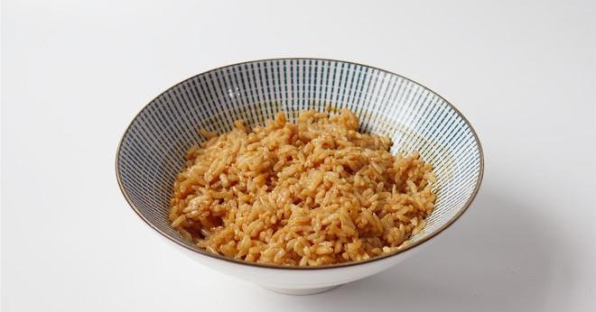 Hễ nhà có cơm nguội là con tôi đòi mẹ làm bánh gạo cho ăn, đứa nào cũng háo hức! Hễ nhà có cơm nguội là con tôi đòi mẹ làm bánh gạo cho ăn, đứa nào cũng háo hức!