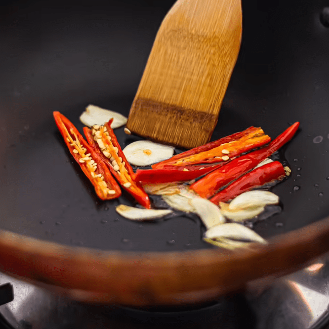 Bữa cơm mùa hè ngon miệng và bổ dưỡng hơn khi có món ăn dễ làm này