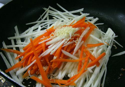 Bò bía, món ngon đường phố Sài Gòn