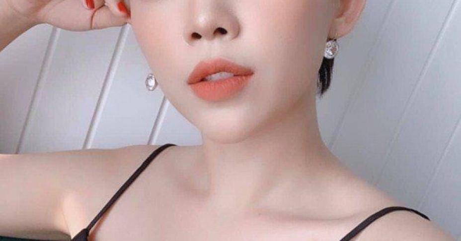 Gái chưa chồng, mẹ bỉm sữa khéo nhất showbiz Việt đua nhau làm xôi mùa dịch