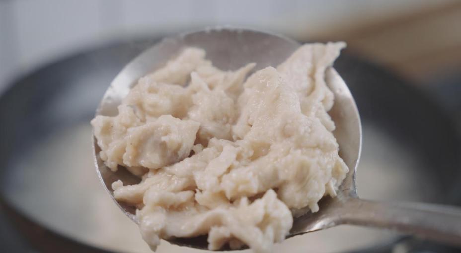 Đây là cách kết hợp để nấu ức gà ngon nhất: Nước dùng vị chua ngọt thơm ngon, thịt mềm đậm đà, ai cũng thích