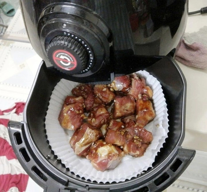 Cách làm sườn nướng bằng nồi chiên không dầu cực dễ, ăn xong là nghiền Cách làm sườn nướng bằng nồi chiên không dầu cực dễ, ăn xong là nghiền