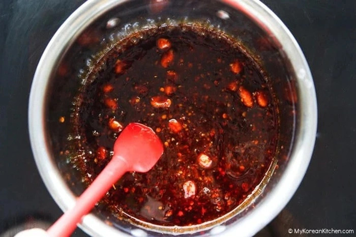 Đổi vị với món gà chiên sốt ớt hạt tiêu giòn rụm, thơm ngon Đổi vị với món gà chiên sốt ớt hạt tiêu giòn rụm, thơm ngon