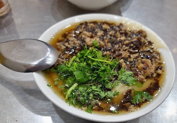 Món ngon mùa đông bổ rẻ: Những quán bánh đúc nóng nổi tiếng Hà Nội và cách thử làm chuẩn vị tại nhà Món ngon mùa đông bổ rẻ: Những quán bánh đúc nóng nổi tiếng Hà Nội và cách thử làm chuẩn vị tại nhà