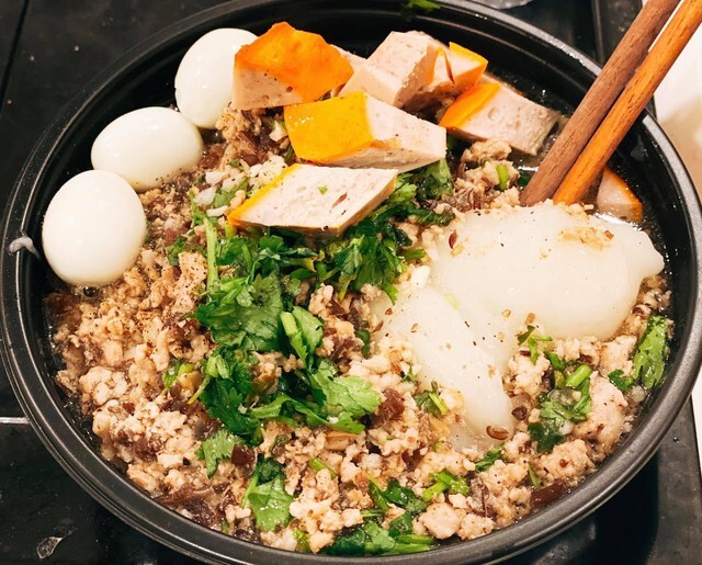 Món ngon mùa đông bổ rẻ: Những quán bánh đúc nóng nổi tiếng Hà Nội và cách thử làm chuẩn vị tại nhà Món ngon mùa đông bổ rẻ: Những quán bánh đúc nóng nổi tiếng Hà Nội và cách thử làm chuẩn vị tại nhà