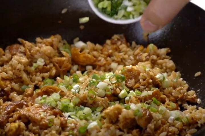 Cách làm cơm rang coca vừa lạ vừa ngon Cách làm cơm rang coca vừa lạ vừa ngon