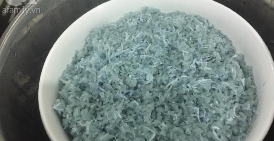 Xôi xoài hoa đậu biếc ngon đẹp bất ngờ thấy là mê, ăn là ghiền Xôi xoài hoa đậu biếc ngon đẹp bất ngờ thấy là mê, ăn là ghiền